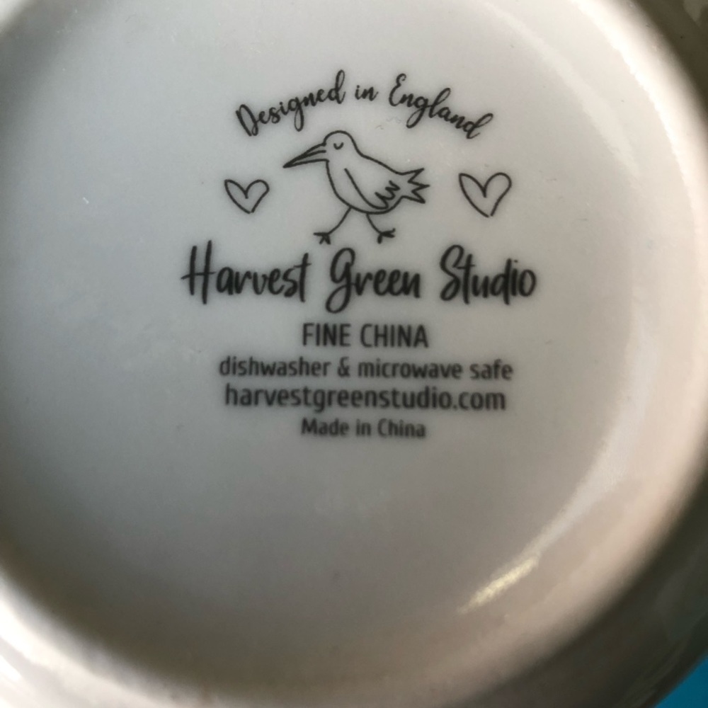 Holiday gift mug and shower gel - Picture 7 of 8